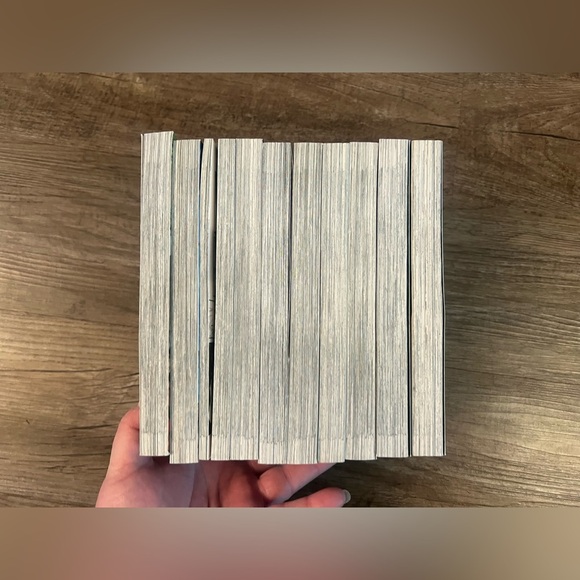 The Promised Neverland Volume 1-10 Set English‎ Manga - Picture 4 of 4